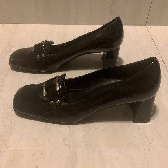 Bandolino Women's Black Leather Square Toe Front Buckle Heels Size 9.5M - Picture 2 of 15